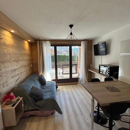 Chaleureux Appartement Moderne Briançon Extérieur photo